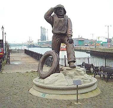 lovelowestoft_1149107809_lifeboat008
